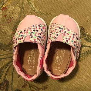 TOMS Tiny Classics - Never Been Worn! Size T3